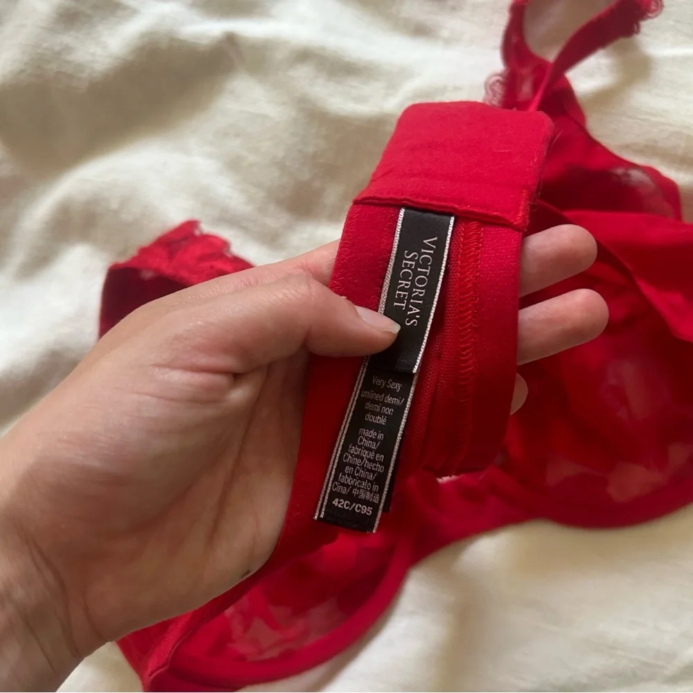 Very Sexy unined demi/
demi double 42 C red lace - Picture 3 of 3